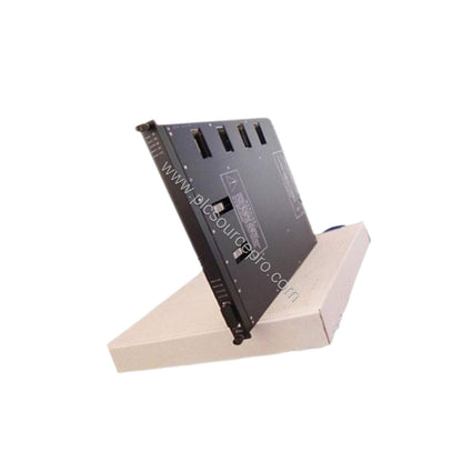 Figure 2: Detailed view of the Triconex 9563-810 module edge connector and fuse protection circuitry for reliable 24 VDC digi