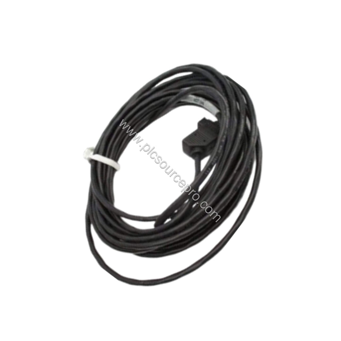Figure 2: Side view of the Schneider 990NAD21930 cable showing the 6-meter length and robust industrial construction for reli
