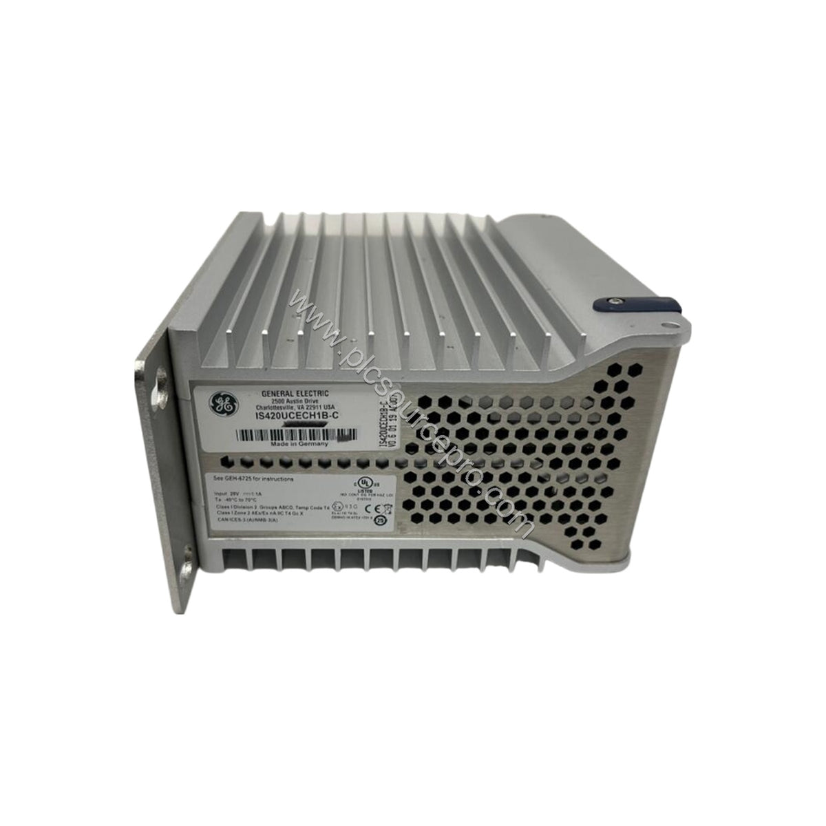 Figure 1: Front view of the GE IS420UCSCH1B industrial automation module showing its compact metal enclosure and front panel 